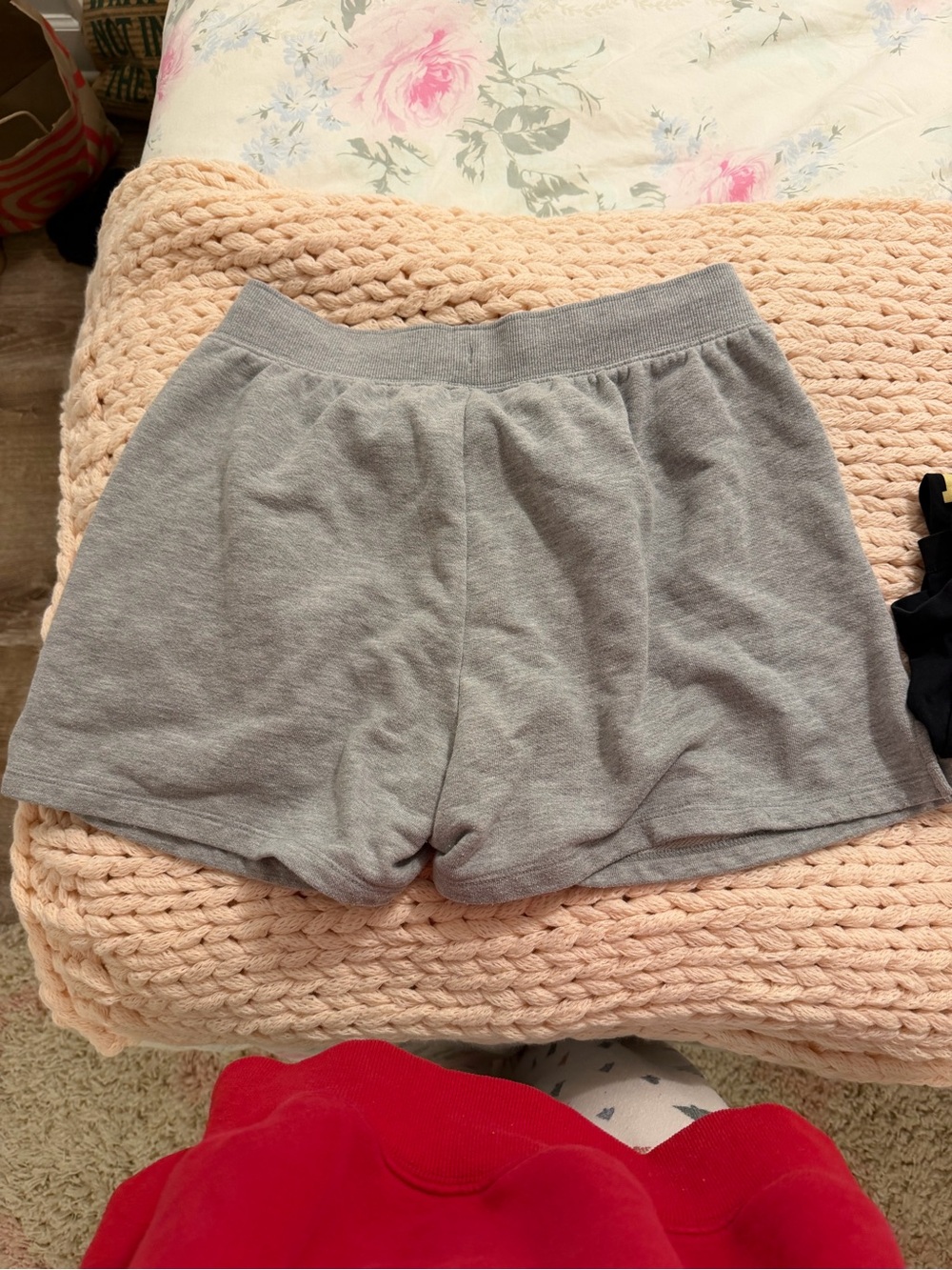 Alo Women’s Sweat Shorts - Picture 3 of 3
